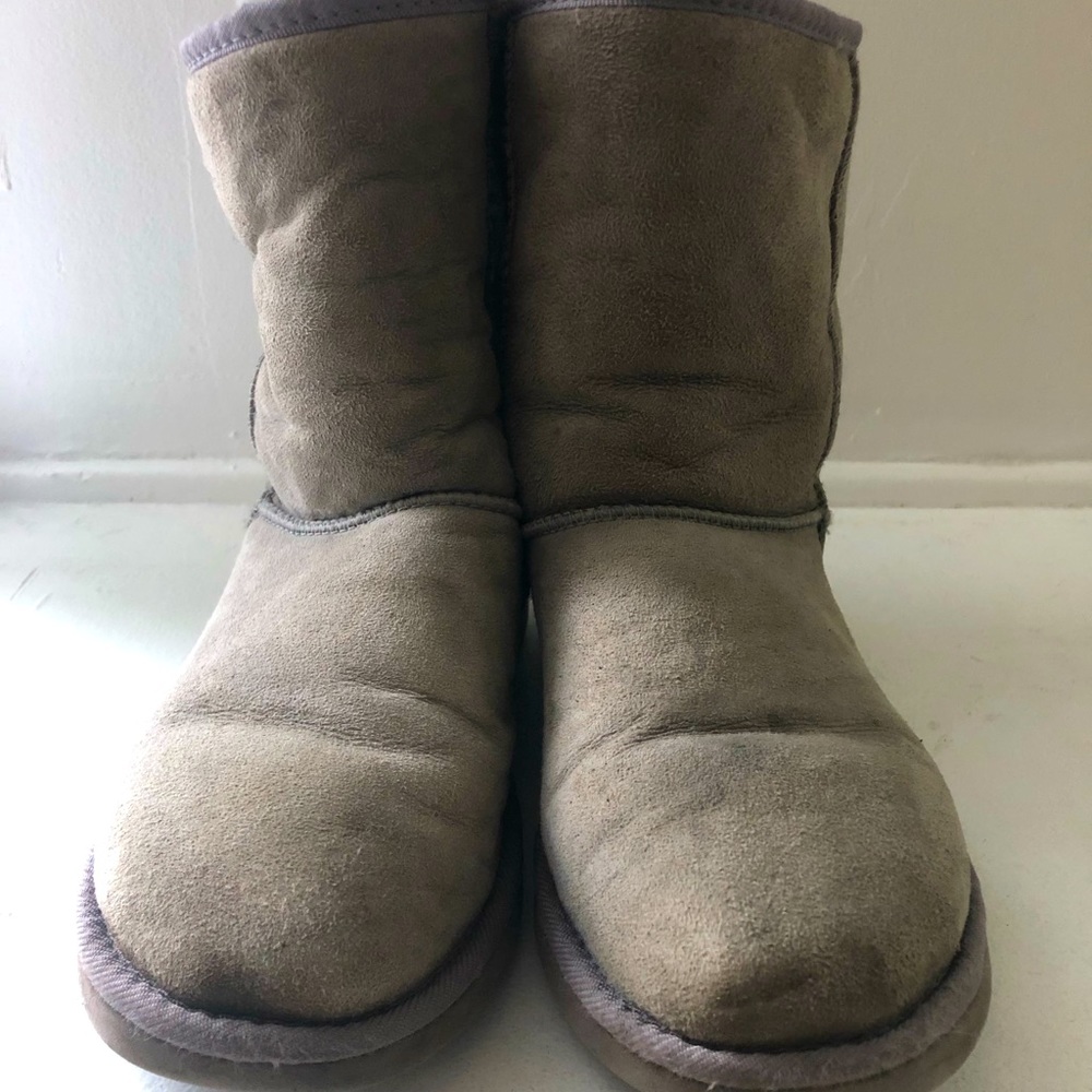 UGG Australia Classic Short boot size 8